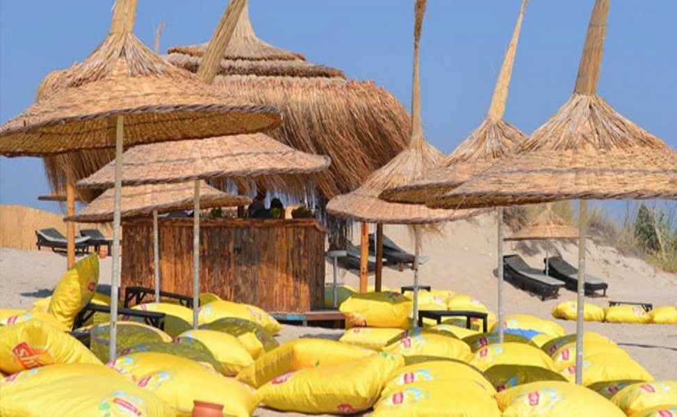 Çeşme Montana Beach Giriş ve Hamburger Menü fırsatı