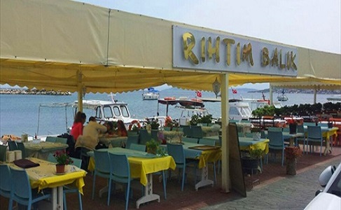 Çeşmealtı Rıhtım Restaurant Denize Sıfır Serpme Kahvaltı
