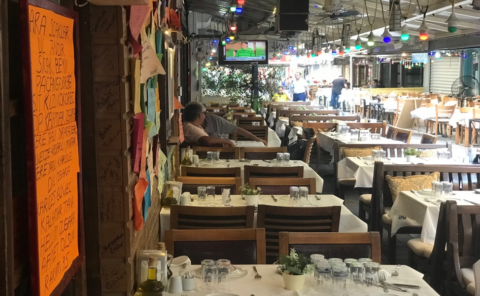 Alsancak Rakım 35 Meyhane Fasıllı akşam Yemeği