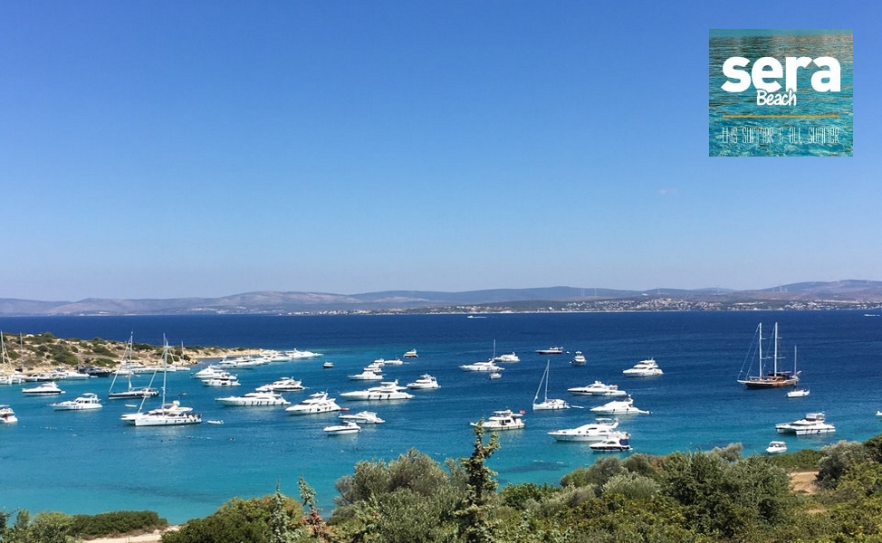 çeşme sera beach giriş ve içecek fırsatı