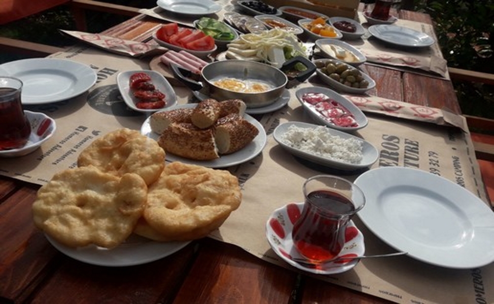 Bornova Homeros Adventure Spor Tesisleri Macera Parkuru, Zip-Line, Dev Tırmanma Duvarı ve Kahvaltı Keyfi