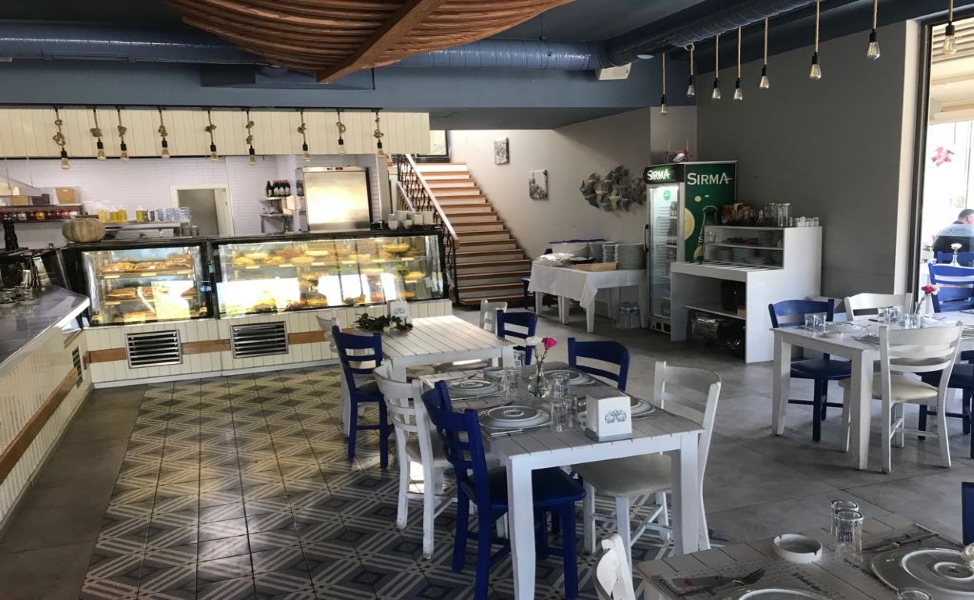 Bayraklı Lider Centrio Keyifli Meyhane İç Mekan 2 - izmirburaya.com