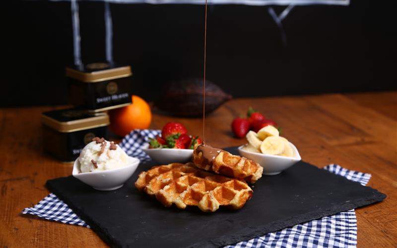 Alsancak Sam Brown Cafe waffle ve kahve fırsatı 1